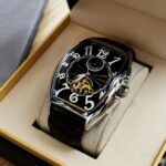 Black bezel with black dial